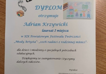 Powiększ obraz: Laureaci XIX Powiatowego Festiwalu Twórczości "Młody Artysta".